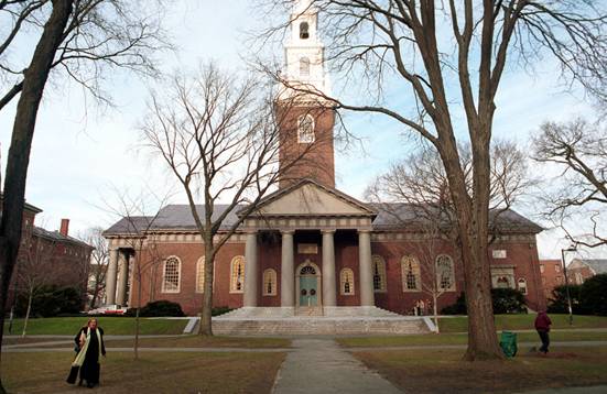 Kể từ năm 2012, ĐCSTQ đ 'rt' 680.273.016 USD cho 87 trường đại học Mỹ dưới hnh thức qu tặng v hợp đồng, trong đ nhiều nhất l Đại học Harvard với 79.272.834 USD. (Ảnh: Getty)