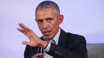 Coronavirus: Obama says US response a 'chaotic disaster' - BBC News