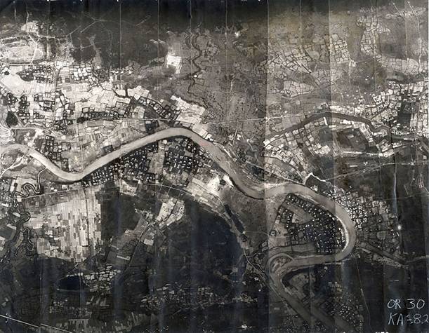 http://upload.wikimedia.org/wikipedia/commons/thumb/0/08/Usaf_recon_cam_lo_river.jpg/773px-Usaf_recon_cam_lo_river.jpg