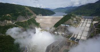 Thủy điện Trung Quốc xả nước kỷ lục, nước sng M Kng đột ngột cao 2 mt