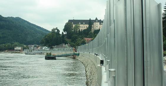 Những bức tường di động ở Áo giúp người dân an toàn khi lũ về
