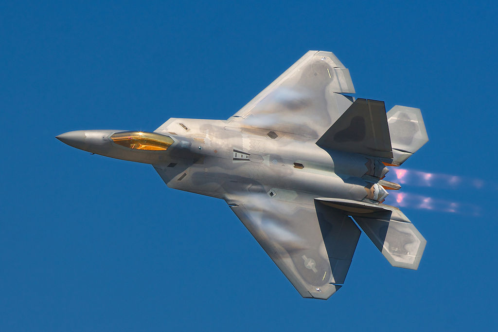 https://img.theepochtimes.com/assets/uploads/2015/07/31/1024px-Lockheed_Martin_F-22A_Raptor_JSOH.jpg